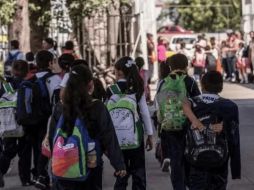 Diversas autoridades estatales están implementando programas diseñados para ayudar a los padres y tutores de estudiantes de educación básica. EL INFORMADOR/ ARCHIVO.
