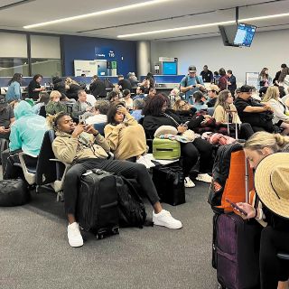 Fallo informático mundial afecta vuelos y bancos