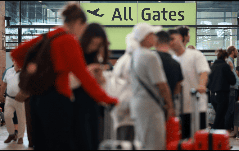 Según recoge Downdetector, un sitio web que monitorea las interrupciones, desde la pasada noche se están registrando picos repentinos de incidencias en distintos sitios web que incluyen aplicaciones de Microsoft. EFE / C. Bilan