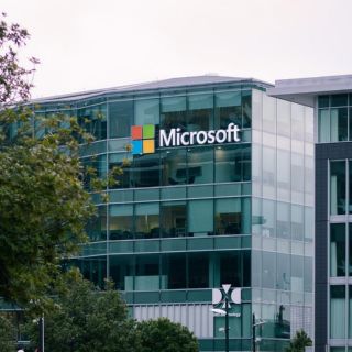 Microsoft: Fallo global genera caos en transporte, atención médica y finanzas