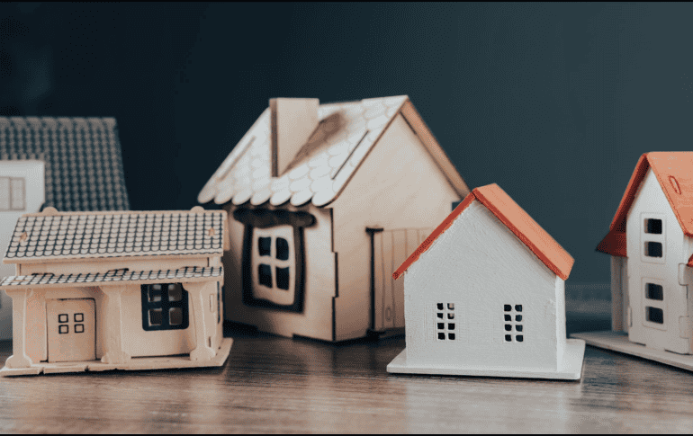 Rentar una casa por más de 5 años puede ofrecer beneficios significativos tanto para inquilinos como para propietarios, pero también implica ciertas responsabilidades y consideraciones legales. CANVA