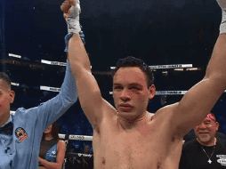 El resultado fue favorable para Julio César Chávez Jr, quien se mostró feliz y enfocado en seguir trabajando. ESPECIAL.