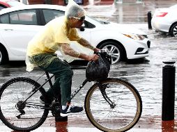 La zona de baja presión con probabilidad para desarrollo ciclónico, asociada a la onda tropical No. 12, originará lluvias puntuales muy fuertes con posible caída de granizo en Jalisco. EL INFORMADOR / ARCHIVO