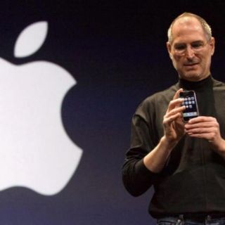 Steve Jobs "predijo" los chatbots en 1983 y la visión de Apple sobre la IA
