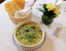 Especialistas del IMSS invitaron a la población a disfrutar la comida y cuidar las cantidades, respetar horarios regulares de desayuno, comida, cena y evitar comer de más. SUN / ARCHIVO