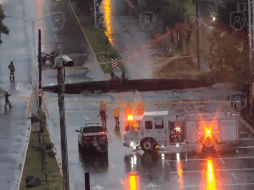 Por el socavón en López Mateos, las autoridades piden a los automovilistas tomar precauciones. X / @EscudoUrbanoJal
