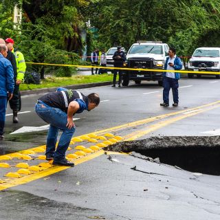 Las sorprendentes IMÁGENES del socavón de López Mateos (FOTOS)