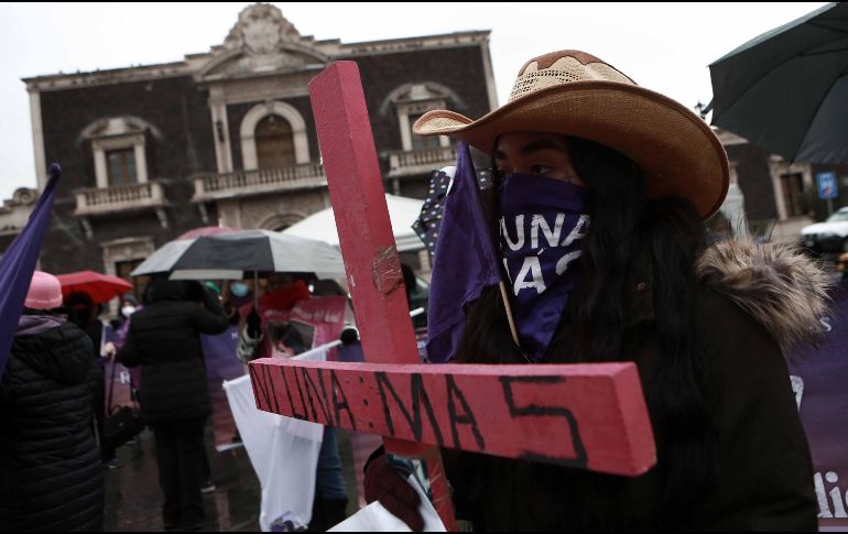 En varias ocasiones desde que se conoció el feminicidio, familiares, amigos y compañeros del gremio médico marcharon en calles de Los Cabos y La Paz para exigir justicia ante el crimen cometido contra la doctora. SUN/ ARCHIVO.