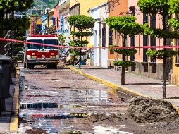 La tarde del hecho uno de los contenedores, con capacidad de 219 mil litros, salió disparado tras la explosión y cayó en un edificio de la Zona Centro de Tequila. EL INFORMADOR/A.NAVARRO