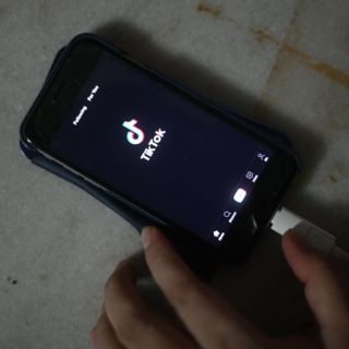 Acusan a TikTok de traficar datos sensibles de usuarios