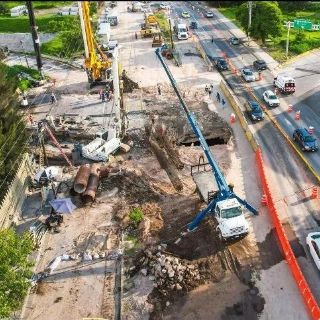 Brotan socavones por redes viejas del SIAPA