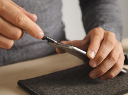 Los componentes de tu celular pueden dañarse con facilidad. Freepik / @bublikhaus