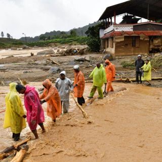 India: Fuertes lluvias causan al menos 113 muertos y cientos de desaparecidos
