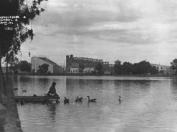 Fotografía antigua de los manantiales de Agua Azul, hoy Calzada Independencia y Gonzáles Gallo. EL INFORMADOR/ ARCHIVO