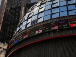 En la sesión, el peso se depreció un 2.07 % frente al dólar, al cotizar en 19.16 unidades por billete verde, tras valuarse en los 18.77 en la sesión previa, según datos del Banco de México. NTX / ARCHIVO