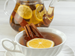 Una de las frutas que más aceptada está entre las saludables es la naranja y en esta oportunidad destacaremos el valor nutritivo de su cáscara. FREEPIK