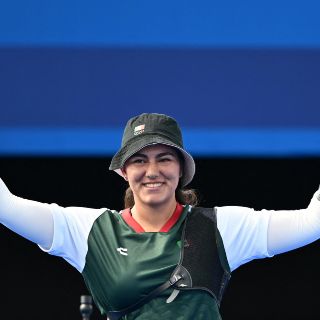 Ale Valencia avanza de manera dramática en tiro con arco