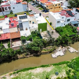Ordenan demoler invasiones en el arroyo Seco