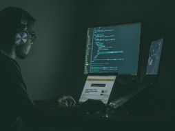 La facilidad de robo de datos y fotografías con las que se mueven actualmente las redes sociales da pie a extorsiones y falsificación de identidad. UNSPLASH/ Jefferson Santos