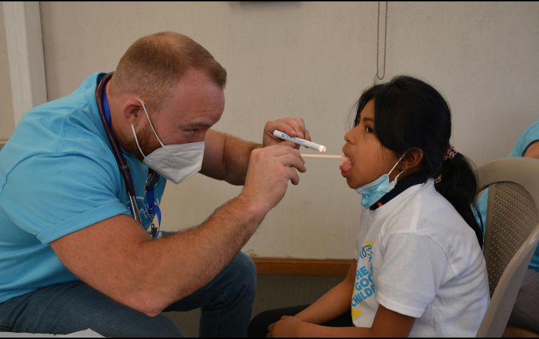 Desde la Universidad San Sebastián de Chile remarcan que durante las épocas de frío es cuando más suelen darse los episodios de afonía y disfonía. Unsplash.