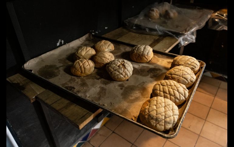 Vendedores y dueños de panaderías señalan que las personas ya casi no compran su pan, sino que prefieren ir a supermercados. EL INFORMADOR/ J. Urrutia.