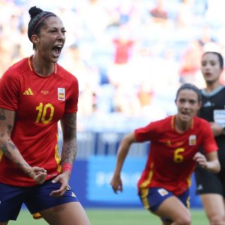 España se repone de un 0-2 y clasifica a la siguiente ronda