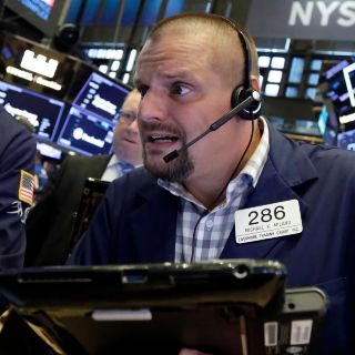 ¿Cuál es la razón de que el peso y las principales bolsas del mundo se desplomaran?