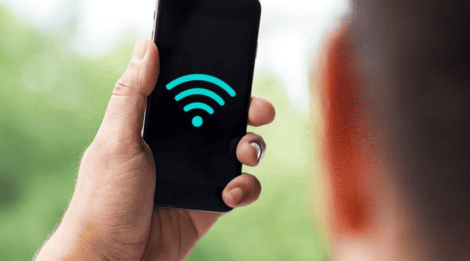 Las redes Wi-Fi abiertas facilitan el acceso a redes sociales y otras páginas web. ESPECIAL/FREEPIK