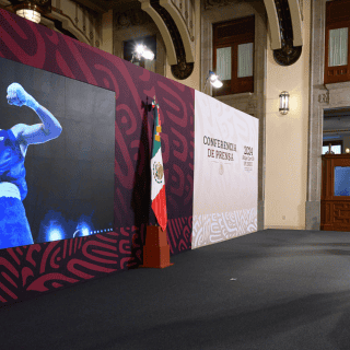 López Obrador dice a Marco Verde que "estará pendiente" de su pelea por medalla