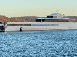 Este yate cuenta con 6 camarotes y fue construido para albergar a 12 huéspedes. ESPECIAL/ X