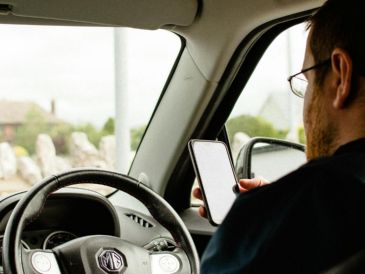 Es importante destacar que la licencia digital no reemplaza el trámite presencial de la licencia física, la cual todavía debe gestionarse en los módulos correspondientes de la Setran. ESPECIAL / Pexels / @Lisa Fotios