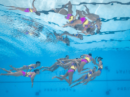 Equipo mexicano de natación artística durante competencia en los Juegos Olímpicos París 2024 el 7 de agosto. XINHUA/X. YIFANG