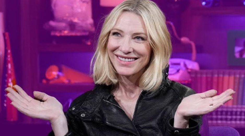 La actriz que interpretó a Galadriel se habría ido con las manos vacías de uno de los filmes más importantes en la historia del cine. ESPECIAL / YouTube Watch What Happens Live with Andy Cohen