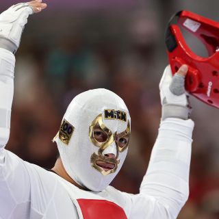 Carlos Sansores muestra músculo y supera primer combate