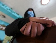 Los antecedentes familiares de cáncer de mama o de ovario, la obesidad y las mutaciones genéticas, especialmente en los genes BRCA1 y BRCA2, aumentan el riesgo de este mal. SUN / ARCHIVO