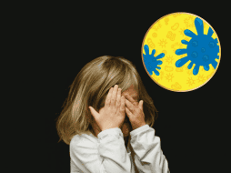 Es recomendable que los niños afectados se mantengan en casa hasta que los síntomas desaparezcan. ESPECIAL / Unsplash