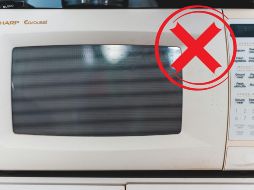 Aunque el uso diario del microondas tiene sus ventajas en términos de conveniencia, es importante ser consciente de estos riesgos potenciales y tomar medidas para minimizarlos. UNSPLASH/Erik Mclean