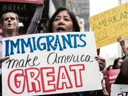 A partir de este día comenzará un plan en el que migrantes casados o con hijos en ese país podrán regularizar su estadía. AFP