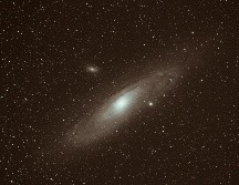 Las galaxias son acumulaciones de gas, polvo y miles de millones de estrellas y sus sistemas solares, agrupadas gracias a la gravedad. Pexels / Maciej