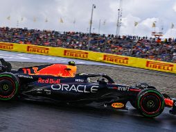 El mexicano Sergio ''Checo'' Pérez correrá su decimoquinta carrera de 2024 con Red Bull en el GP de Países Bajos este domingo 25 de agosto. AFP / ARCHIVO