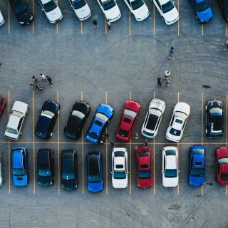 Pasos para estacionar tu auto fácil y rápido