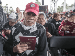 La Pensión Bienestar ofrece un apoyo de seis mil pesos bimestrales. SUN