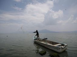 Chapala es el lago más grande de México, y frecuentemente se ve amenazado. EL INFORMADOR/ ARCHIVO
