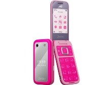 Un gadget digno de colección que definitivamente no puede pasar desapercibida entre las fanáticas de Barbie. ESPECIAL / HMD BARBIE PHONE