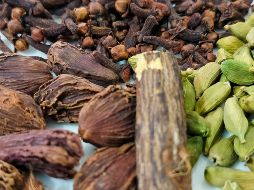 Existen remedios naturales que pueden ser útiles para la halitosis. Unsplash.