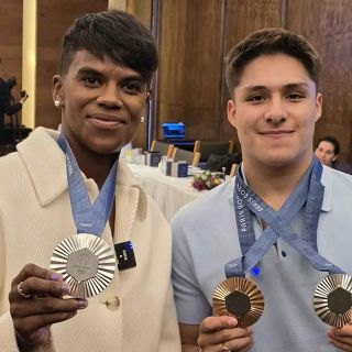 Osmar Olvera espera beca completa