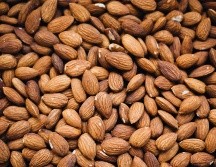 El impacto positivo de las almendras en la salud cardiovascular se debe a su elevado contenido de fibra y grasas monoinsaturadas. Unsplash.