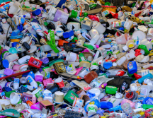 Esta investigación se enfoca en materiales plásticos abundantes y difíciles de reciclar. Pexels