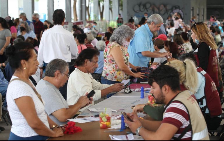 Los adultos mexicanos mayores a 65 años recibirán estos días el pago correspondiente al bimestre de septiembre-octubre. EL INFORMADOR/ ARCHIVO
