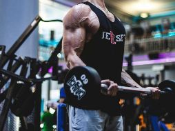 Este movimiento contribuye a un desarrollo muscular equilibrado. UNSPLASH / TOTAL SHAPE